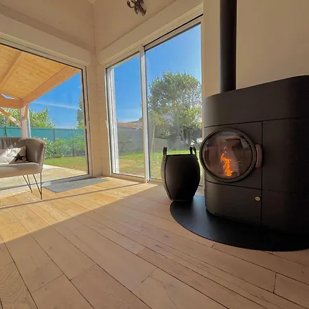 Prázdninový dům Maison De Charme First D'aromm - Plages, Centre Ville, Phare De Chassiron - Calme, Jardin Clos, Terrasse Saint-Denis-dʼOléron