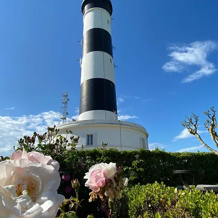 Holiday home Maison De Charme First D Aromm - Proche Plages, Centre & Phare De Chassiron - Calme Avec Jardin Clos & Terrasse Saint-Denis-d'Oleron