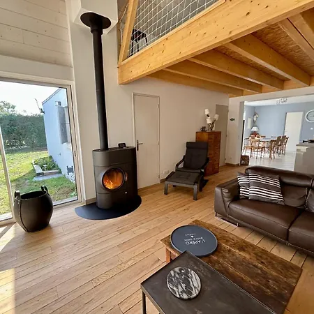 Сasa de vacaciones Maison De Charme First D'aromm - Plages, Centre Ville, Phare De Chassiron - Calme, Jardin Clos, Terrasse *