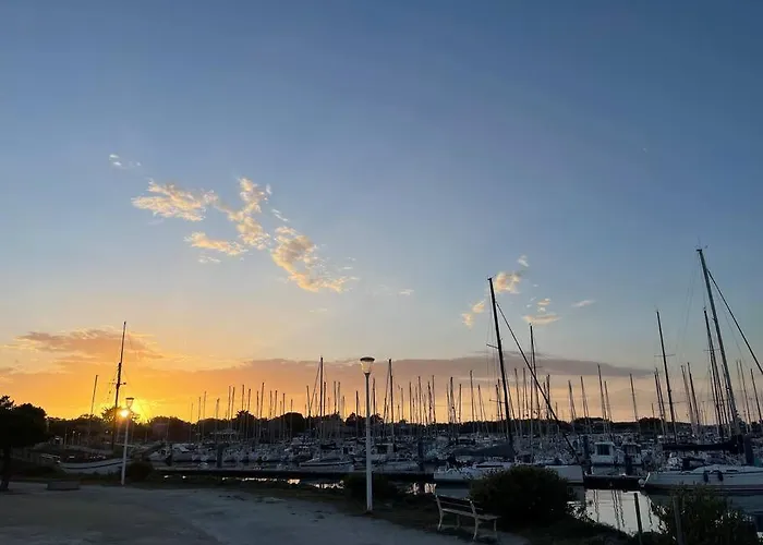 Maison De Charme First D'aromm - Plages, Centre Ville, Phare De Chassiron - Calme, Jardin Clos, Terrasse * Saint-Denis-d'Oleron