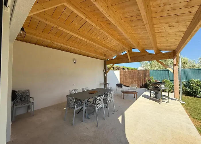 Maison De Charme First D'aromm - Plages, Centre Ville, Phare De Chassiron - Calme, Jardin Clos, Terrasse Holiday home Saint-Denis-d'Oleron