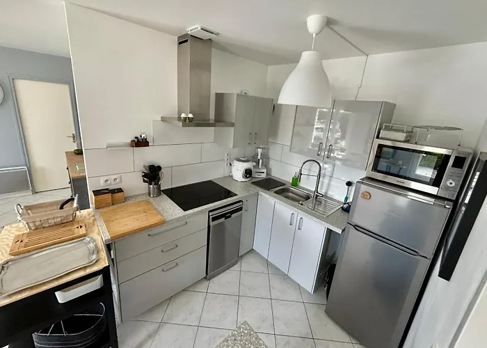 Holiday home Maison De Charme First D'aromm - Plages, Centre Ville, Phare De Chassiron - Calme, Jardin Clos, Terrasse *