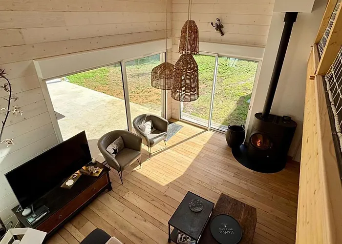 Holiday home Maison De Charme First D'aromm - Plages, Centre Ville, Phare De Chassiron - Calme, Jardin Clos, Terrasse Saint-Denis-d'Oleron